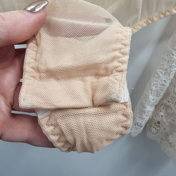 Victoria’s Secret Bodysuit XS Nude Lace Bell Sleeve Coquette Coastal Boho Chic - Picture 4 of 11